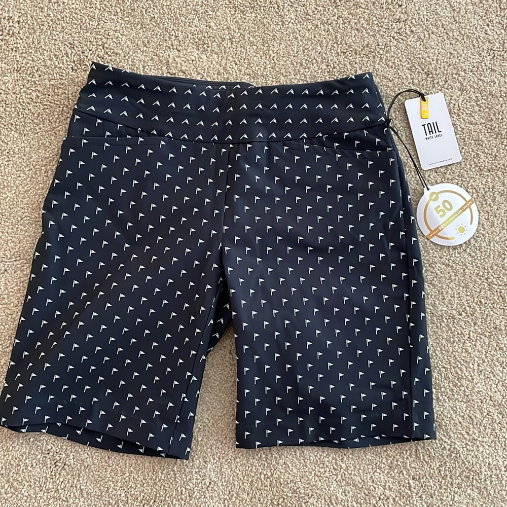 Tail golf shorts
